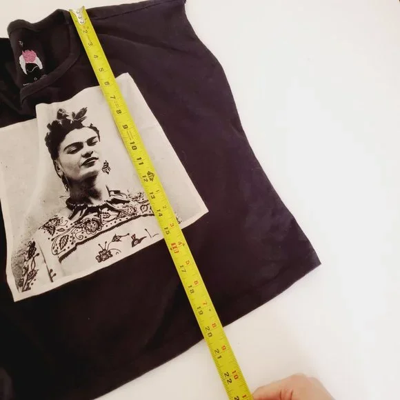 Frida Kahlo Official T-Shirt Portrait Tribute Graphic Boxy Black L - Picture 11 of 11